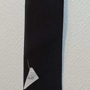 Réf6Cravate-unie-pins-Haiti. Prix : 23€