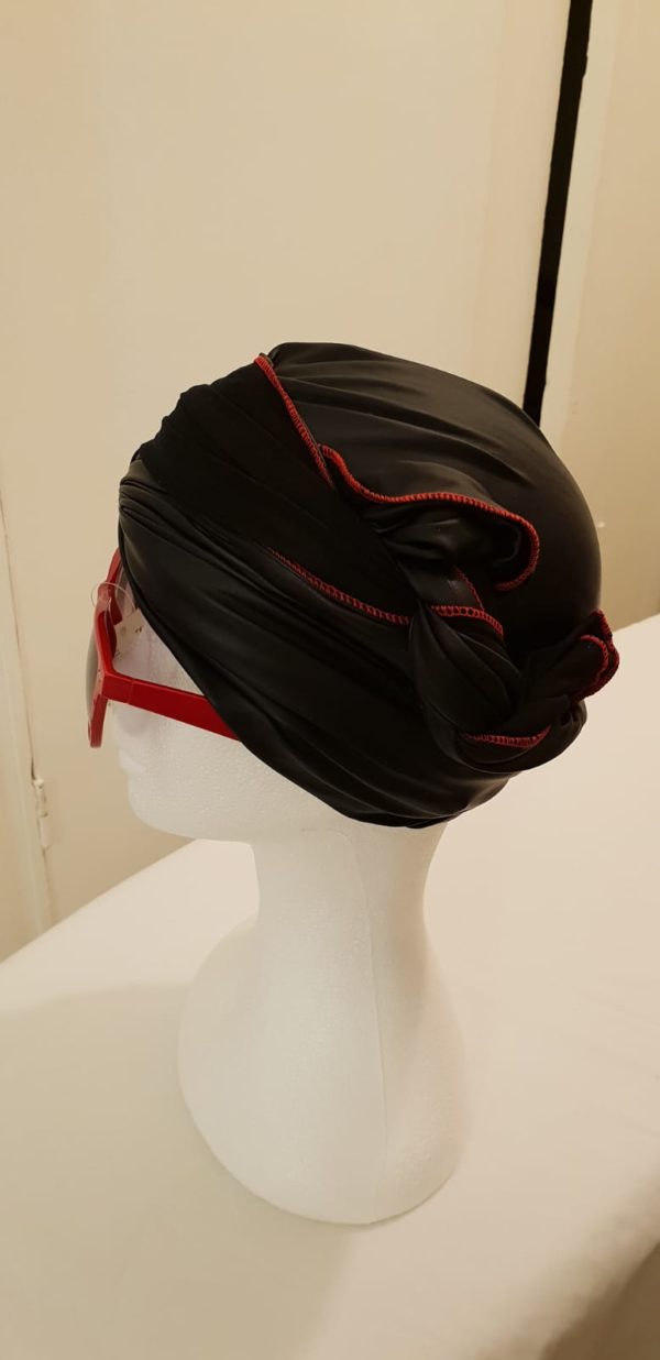 Turban noir teinté de rouge Réf1 – Image 2