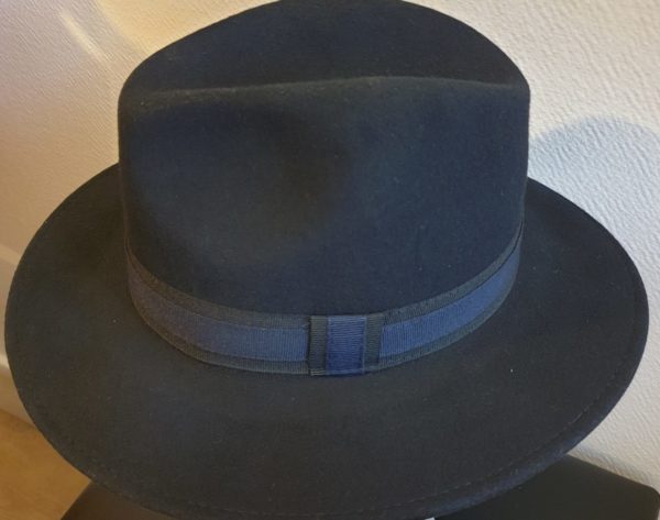 Chapeau grand bord en laine marine 5