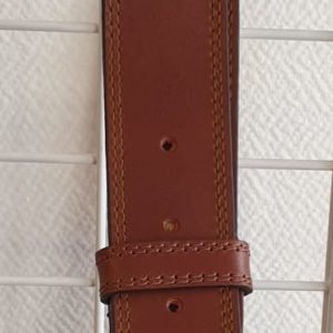 15Ceinturon marron clair. Couture sellier. Véritable cuir vachette. Prix : 35.00€.