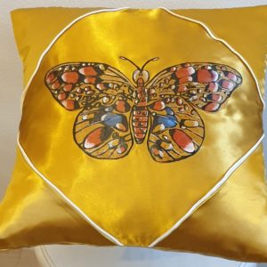 Coussin déhoussable en satiné c or 13