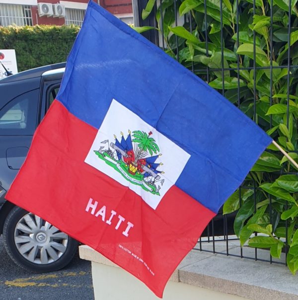 Drapeau Haïti bandana + mât Réf54