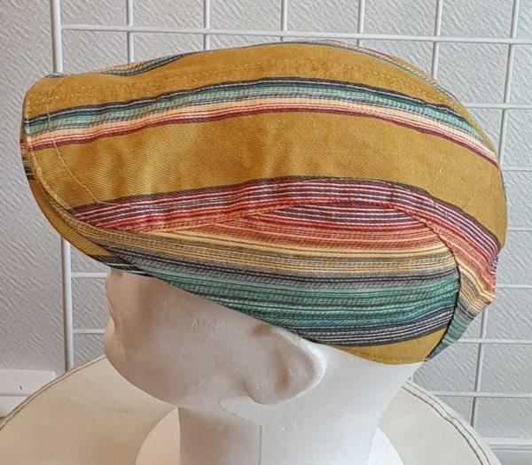 Réf35.3 Beret-casquette.-Tres-chic.-Tissu-coton-et-polyester.-Entierement-double.-Rayure-jaune.-Reglable-a-larriere.Taille-unique