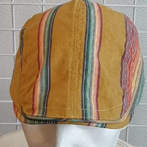Réf35.1 Beret-casquette.-Tres-chic.-Tissu-coton-et-polyester.-Entierement-double.-Rayure-jaune.-Reglable-a-larriere.Taille-unique