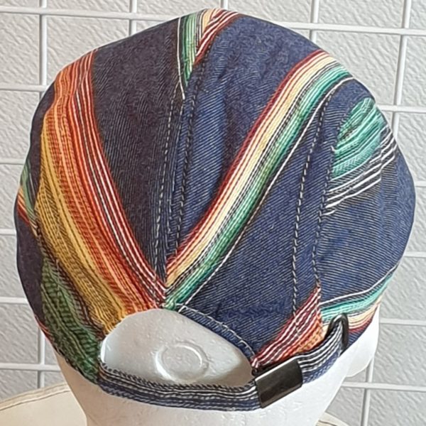 Réf33.3 Beret-casquette.-Tres-chic.-Tissu-coton-et-polyester.-Entierement-double.-Rayure-bleue.-Reglable-a-larriere.Taille-unique-