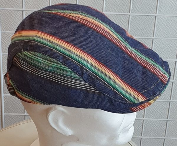 Réf33.2 Beret-casquette.-Tres-chic.-Tissu-coton-et-polyester.-Entierement-double.-Rayure-bleue.-Reglable-a-larriere.Taille-unique-