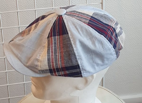 Réf32.4 Beret-casquette.-Tissu-coton-et-polyester.-Entierement-double.-Forme-Gavroche-.-Reglable-a-larriere-par-elastique.-Taille-57-59.