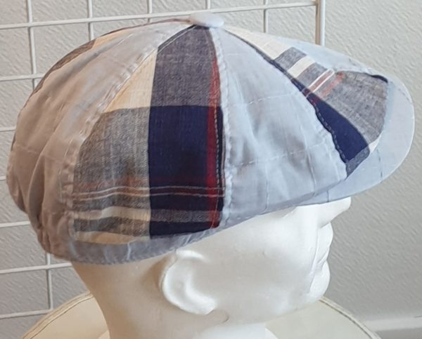 Réf32.3 Beret-casquette.-Tissu-coton-et-polyester.-Entierement-double.-Forme-Gavroche-.-Reglable-a-larriere-par-elastique.-Taille-57-59.
