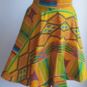 Réf21 Jupe mi-longue Wax. Trapèze. 2 poches latérales. Taille : 38, 40. Prix : 39,95€