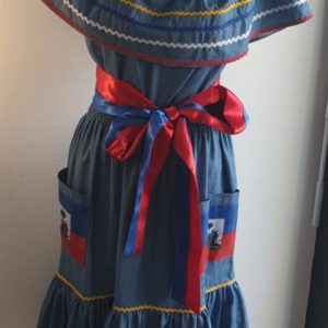Très belle robe haïtienne.Ensemble-carabela-tenue-traditionnelle-haitienne.-Deux-pieces-plus-la-ceinture.-Creation-artisanale-Anjero-Paris.