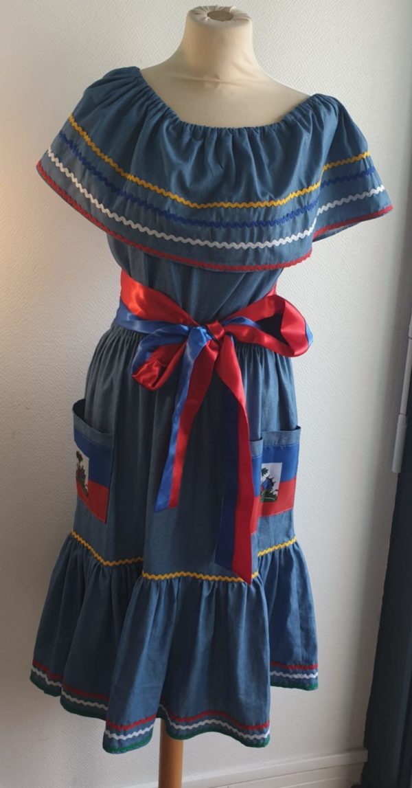 Très belle robe haïtienne.Ensemble-carabela-tenue-traditionnelle-haitienne.-Deux-pieces-plus-la-ceinture.-Creation-artisanale-Anjero-Paris.
