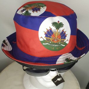 1.1Bob drapeau Haïti. Bob homme et femme. Chapeau bob unisex. Tissu polyester et coton. Réversible. Taille unique. Prix : 23,95€.