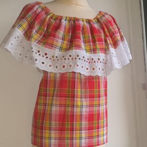 13.1Haut Madras. Tissu 100% coton. Dentelle broderie en coton. Taille : S M et L XL. Prix : 59,95€.