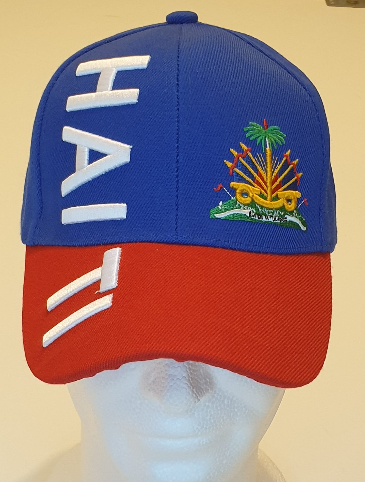 13Casquette Haïti. Casquette Base-ball. Casquette de sport Hip Hop en coton acrylique. H & F. Broderie et drapeau Haïti rouge. Scratch réglable bleuRouge. Taille unique 15€