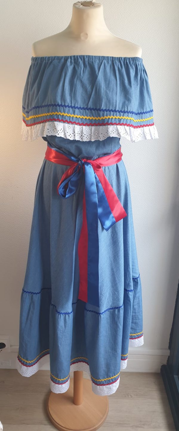 4 Robe carabela. tenue traditionnelle haïtienne. Tissu 100%coton. Dentelle broderie anglaise. Ceinture détachable. Elastique à la taille. Marque AC Paris. T S,M,L.,XL,XXl139€