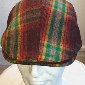 Réf24.1 Béret d'hiver en laine mélangée doublée et en tissu matelassé. Réglable à l'arrière par boucle de serrage. Taille unique. 24,95€
