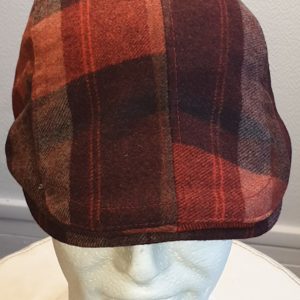 Réf22.1 Béret écossais Tissu en polyester en laine entièrement doublée. Elastique à l'arrière. Made in France. Taille 56. 29,95€