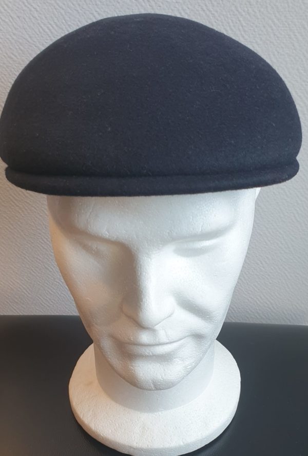 Réf10.1 Béret laine made in Italie bleu marine 56 à 60 23,50€