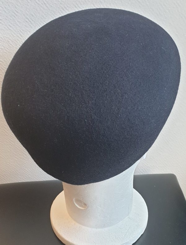 Béret laine made in Italie bleu marine 56 à 60 23,50€