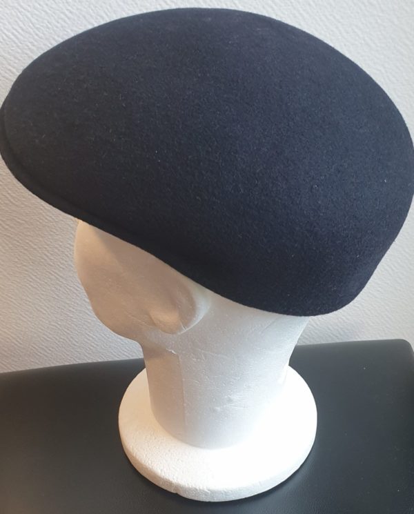 Béret laine made in Italie bleu marine 56 à 60 23,50€