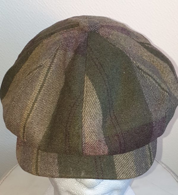 Réf12.1 Béret d'hiver en laine mélangée. Couleur tendance kaki joli. Entièrement doublé. Réglable à l'arrière par élastique. 57 59 25.95€