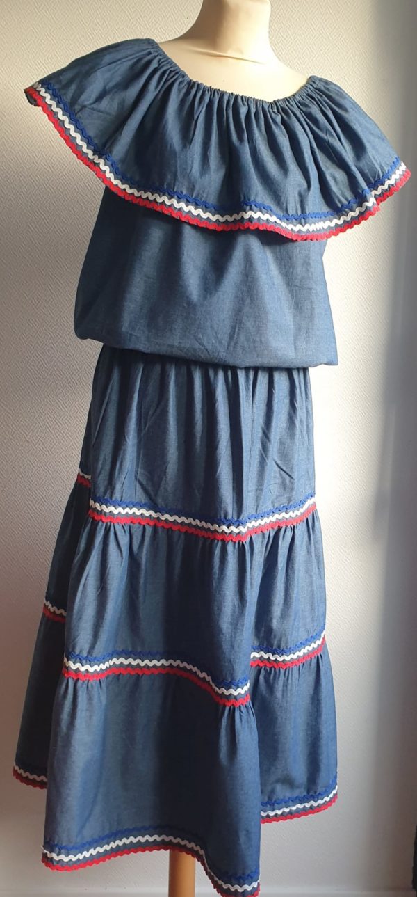 Ensemble deux pièces. Tenue traditionnelle haïtienne carabela d'une couleur bleue marine. Taille unique. Fabrication française 149.95€