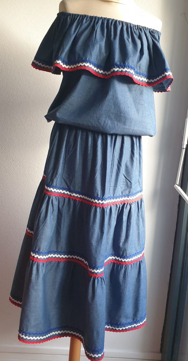 Ensemble deux pièces. Tenue traditionnelle haïtienne carabela d'une couleur bleue marine. Taille unique. Fabrication française 149.95€