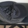 Béret laine mélangée en gris avec sa visière noire et son pompon caractéristique. Béret d'hiver. Entièrement doublé en tissu polyester matelassé. Fermeture élastique à l'arrière. 57, 59. 27.95€