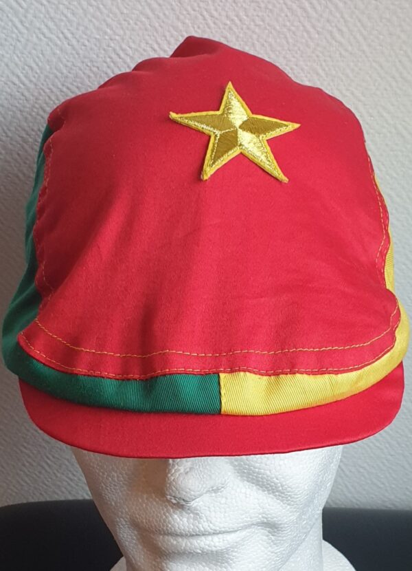Réf6.1Béret drapeau Cameroun en visuel. Entièrement doublé. Tissu coton Sergé. Extensible à l'arrière. Made in Paris. Taille unique. 39.95€