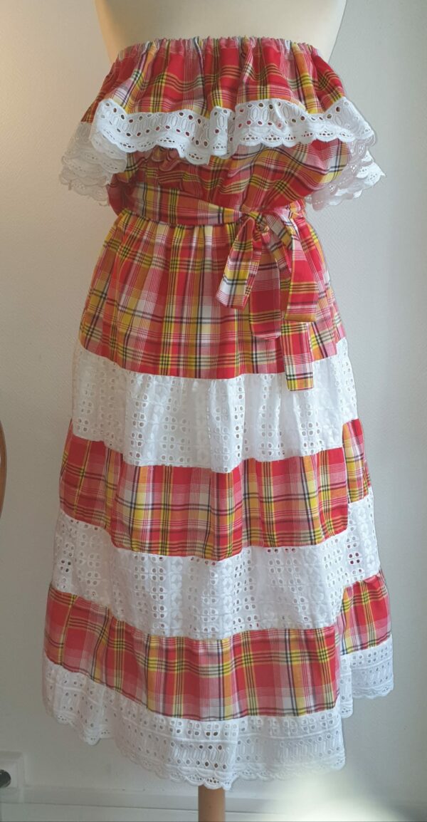 13.3Robe madras pour les cérémonies. Tissu tout en coton. Elastique à la taille.Une ceinture est livrée avec la robe. Cette superbe robe a été confectionnée à Paris et différentes tailles disponibles sont proposées : S, M, L, XL.