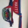 87.3Bumbag en coton aux couleurs attrayantes pour randonnée, voyage, course à pied etc... Équipé d'une ceinture et d'une bandoulière réglables. Boucle à dégagement rapide facile à utiliser. Deux poches, sur le dessus et en latéral, dont chacune munie d'une fermeture éclaire à glissières avec butée et blocage par curseur. Dimention : 28cm * 14cm. Taille unique.  Confectionnée en atelier à Paris par AnjeroCréation.