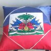 1.2Coussin haïtien tout confort en polycoton bicolore. Bande blanche sous forme de losange au devant. Un système de fermeture ouverture permetant le déhoussage. Dimension : 40x * 40cm. Entièrement confectionné aux ateliers AnjeroCréation à Paris.