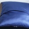 1.3Coussin haïtien tout confort en polycoton bicolore. Bande blanche sous forme de losange au devant. Un système de fermeture ouverture permetant le déhoussage. Dimension : 40x * 40cm. Entièrement confectionné aux ateliers AnjeroCréation à Paris.