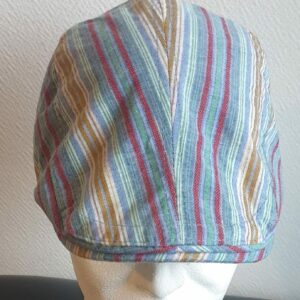 13.1Béret stylé tendance bleu ciel, composé d'un doux tissu lin-viscose et entièrement doublé à l'intérieur. Réglable à l'arrière par un système de boucle de serrage facile à utiliser et s'adapte à toutes les formes de visage, fin ou rond. Ce couvre-chef agréable à porter, vous permettera de sublimer et renforcer votre look. Taille unique.