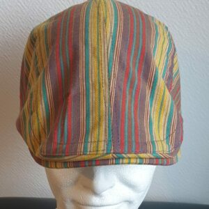18.1Béret stylé tendance jaune moutarde, composé d'un doux tissu lin-viscose et entièrement doublé à l'intérieur. Réglable à l'arrière par un système de boucle de serrage facile à utiliser et s'adapte à toutes les formes de visage, fin ou rond. Ce couvre-chef agréable à porter, vous permettera de sublimer et renforcer votre look. Taille unique.