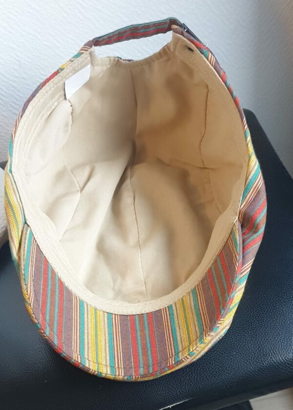 18.5Béret stylé tendance jaune moutarde, composé d'un doux tissu lin-viscose et entièrement doublé à l'intérieur. Réglable à l'arrière par un système de boucle de serrage facile à utiliser et s'adapte à toutes les formes de visage, fin ou rond. Ce couvre-chef agréable à porter, vous permettera de sublimer et renforcer votre look. Taille unique.