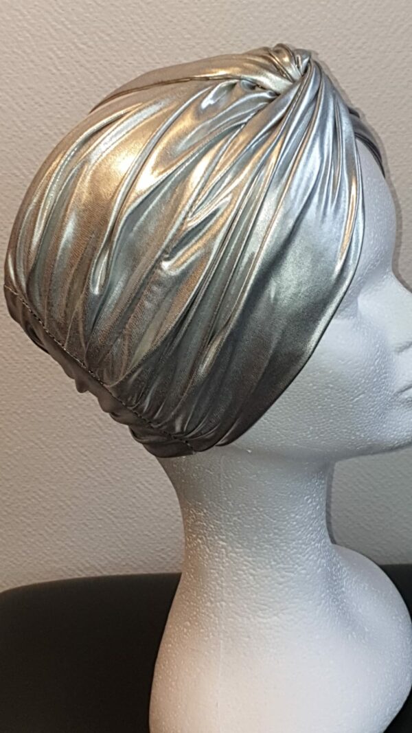 6.1Turban spécial tissu argenté. Dimension : 50x200cm. Prix : 39€. Entièrement cofectionné aux ateliers AnjeroCréation à Paris.
