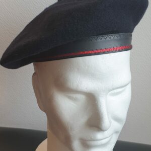 1.1Béret basque en laine imperméable bleu maine fabriqué en france. Taille : 54 à 60. Prix : 23,50€.
