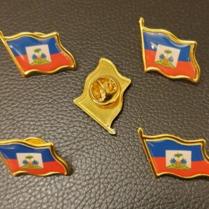 3.1Pins drapeaux Haïti les trois pour le prix de 10.00€